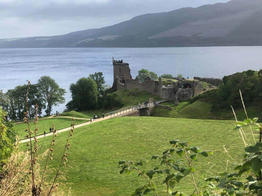 Urquhart Castle, Scotland: Visitor's Guide of Loch Ness's Ancient